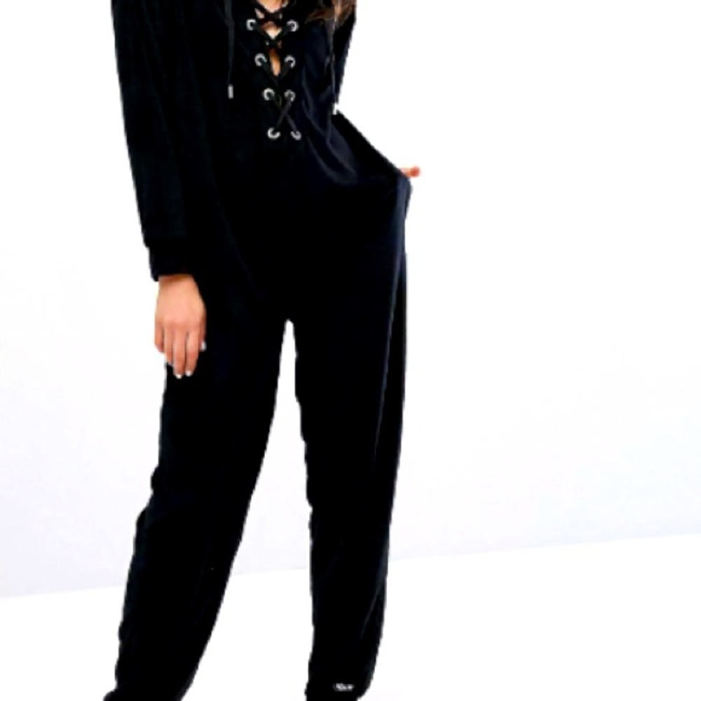 ☕️ 👄 • 💄 HAUS 💄• 👄☕️ • All black EveryThin’nn